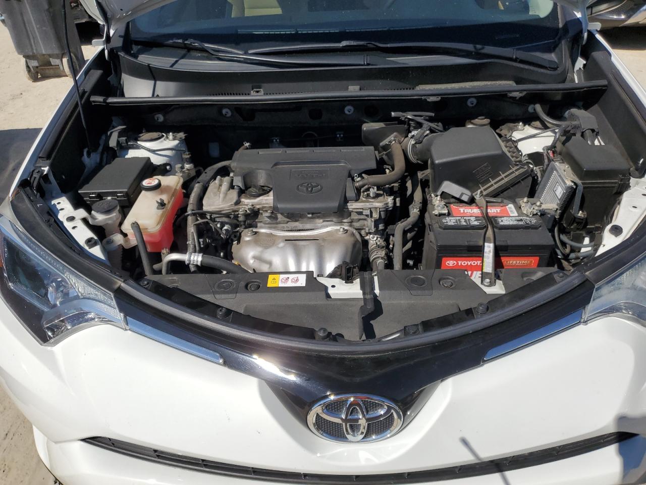 2016 Toyota RAV 4 - Image 12