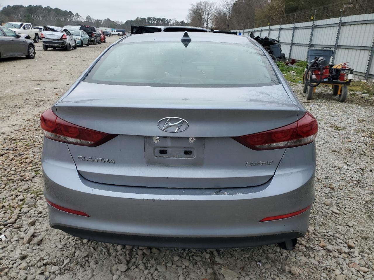2017 Hyundai Elantra - Image 6