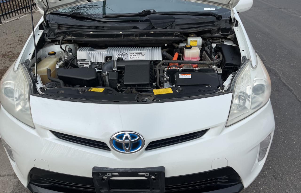 2013 Toyota Prius - Image 7