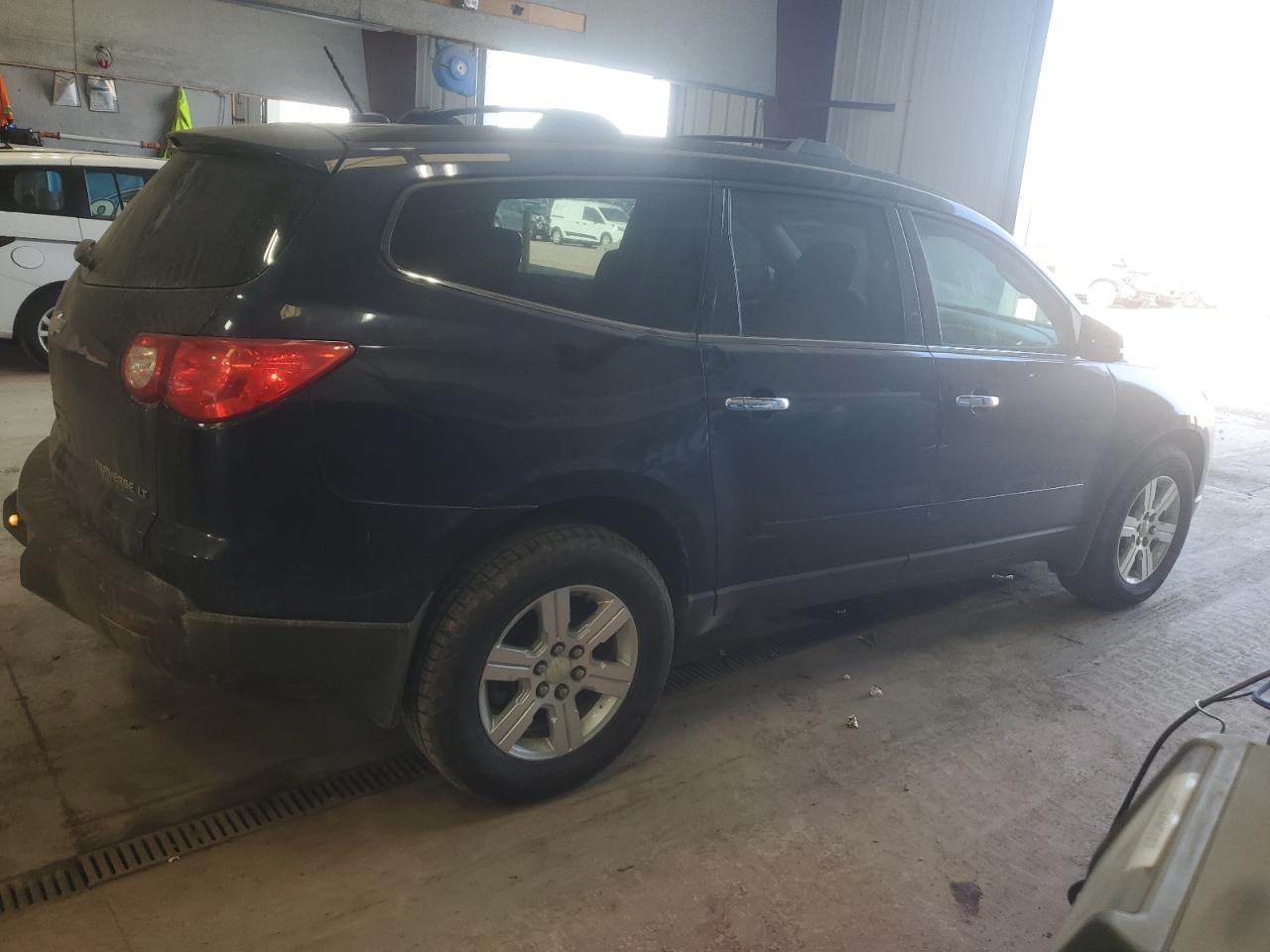 2010 Chevrolet Traverse - Image 3