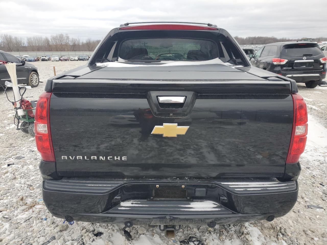 2013 Chevrolet Avalanche - Image 6