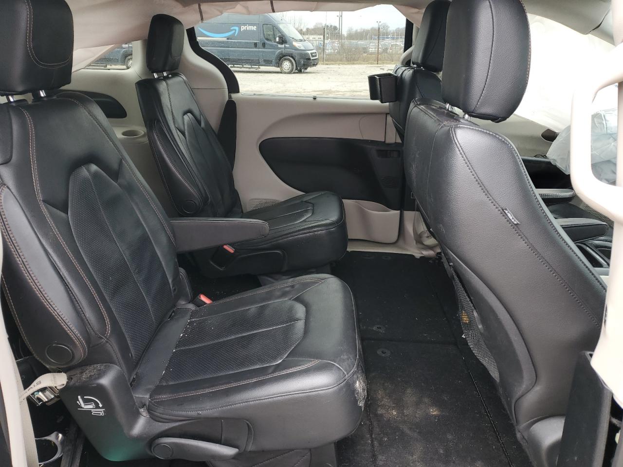 2019 Chrysler Pacifica - Image 12