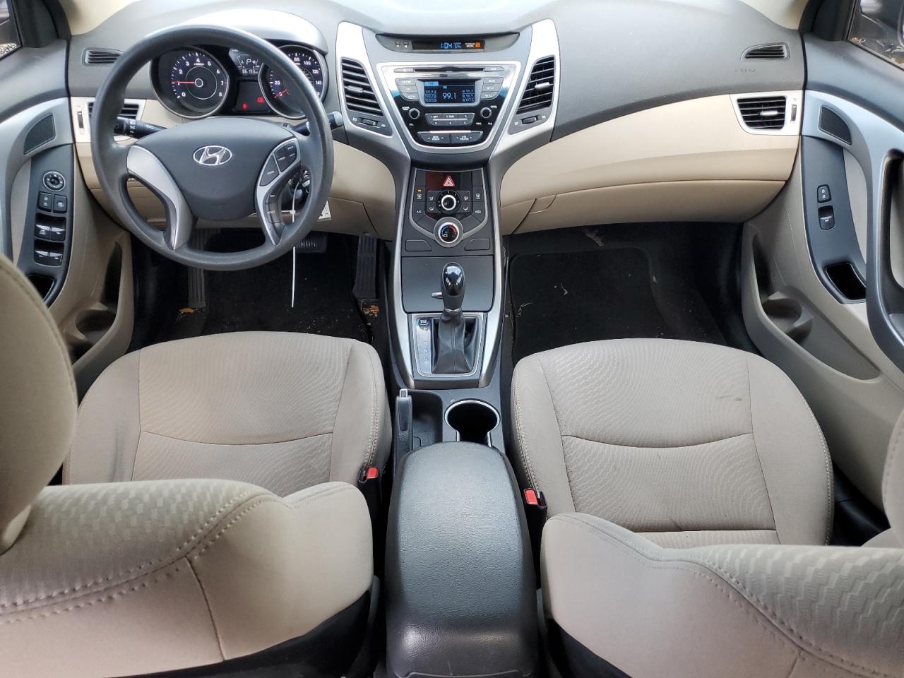 2016 Hyundai Elantra - Image 8
