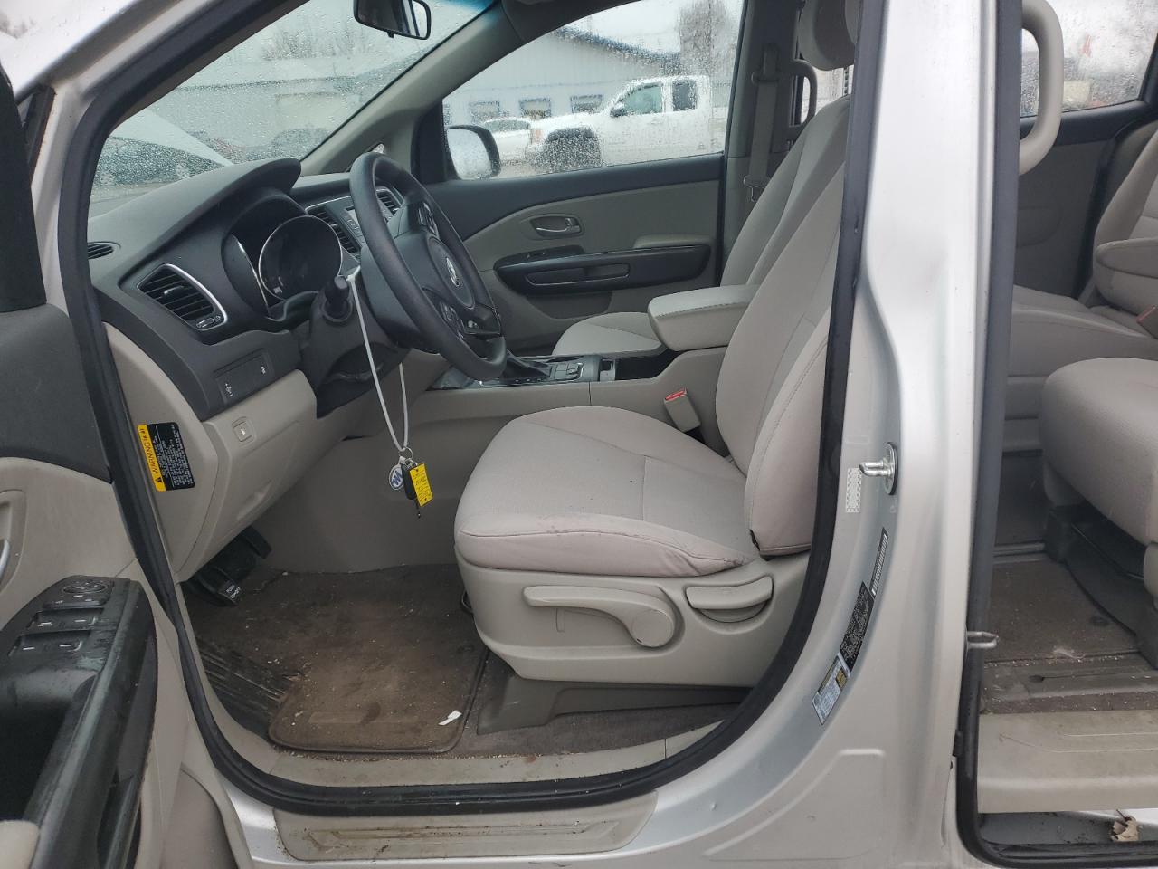 2017 Kia Sedona - Image 7