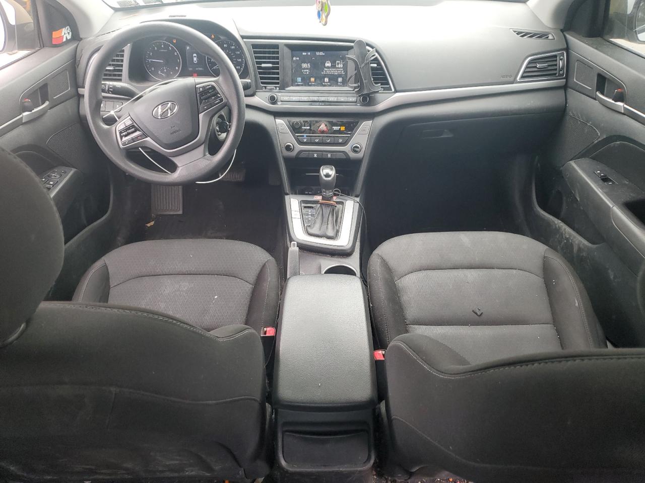 2018 Hyundai Elantra - Image 8