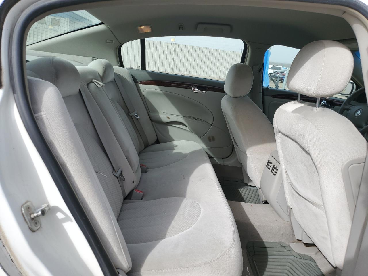 2006 Buick Lucerne - Image 10