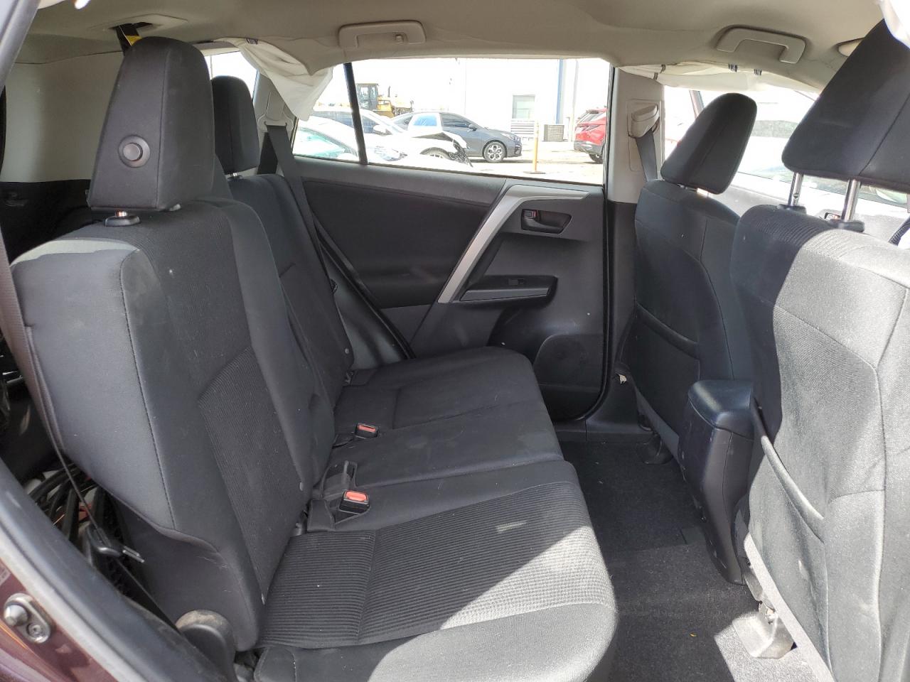 2018 Toyota RAV 4 - Image 11