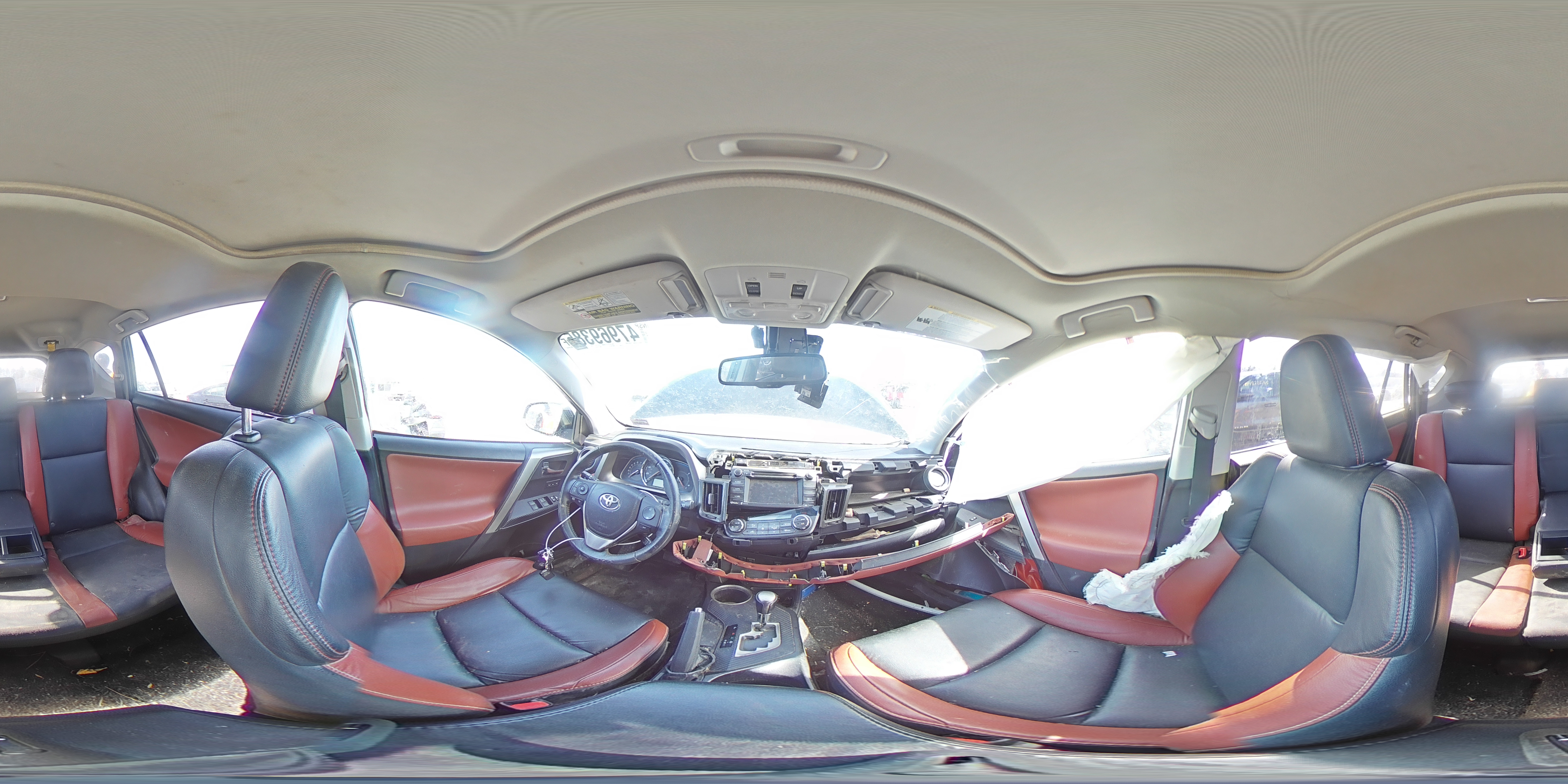 2015 Toyota RAV 4 - Image 13