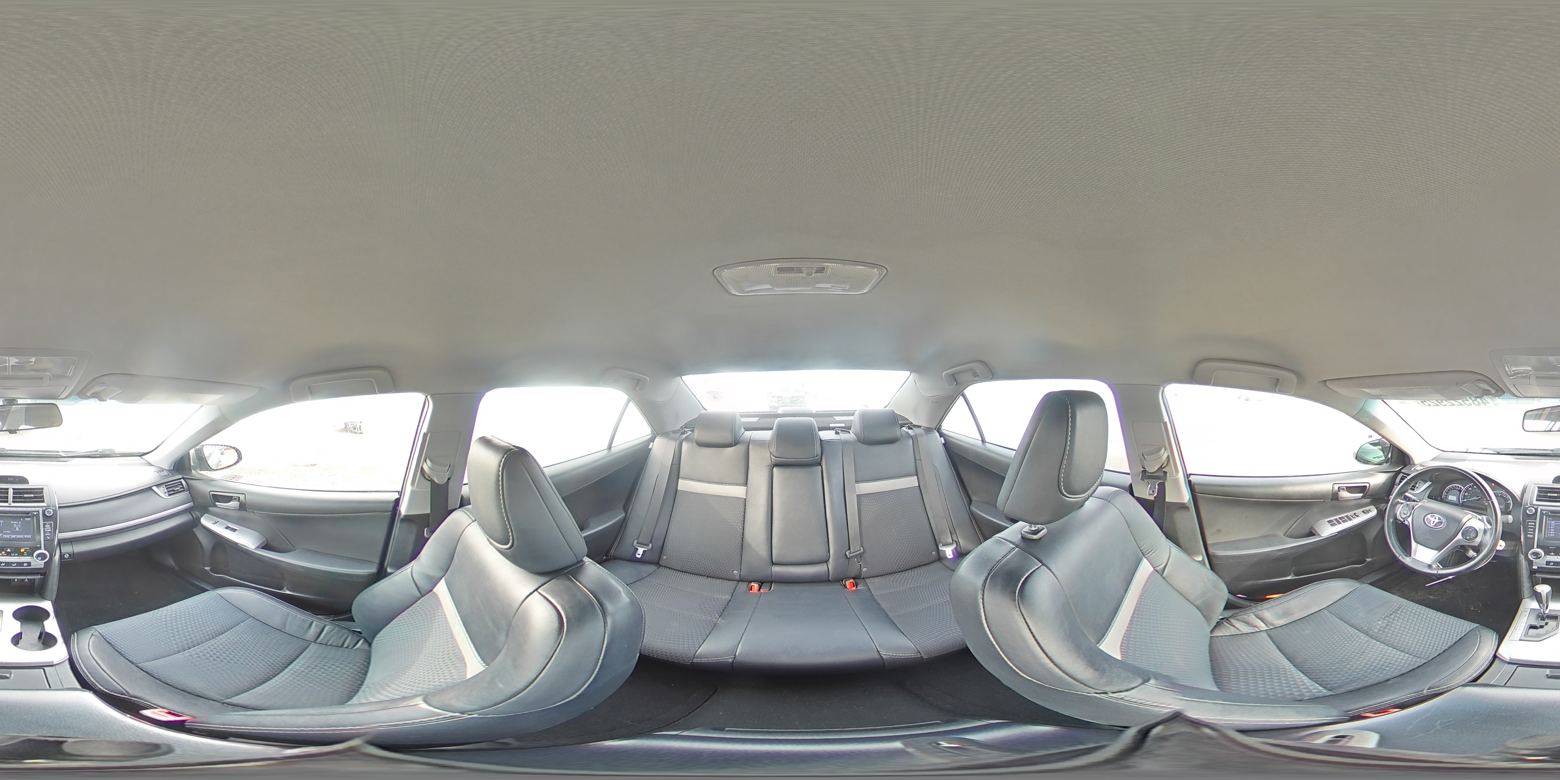 2014 Toyota Camry - Image 13