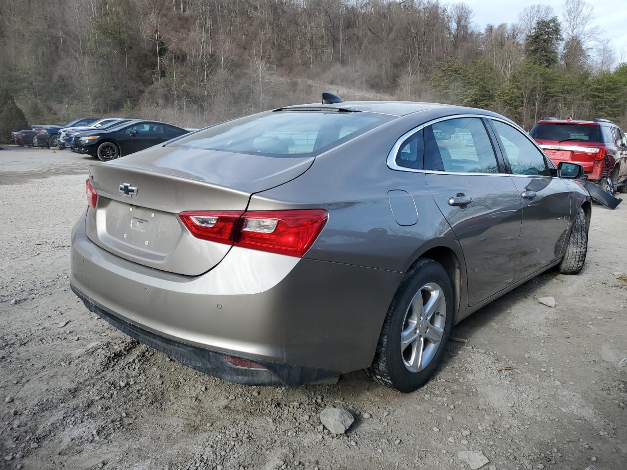 2022 Chevrolet Malibu - Image 3