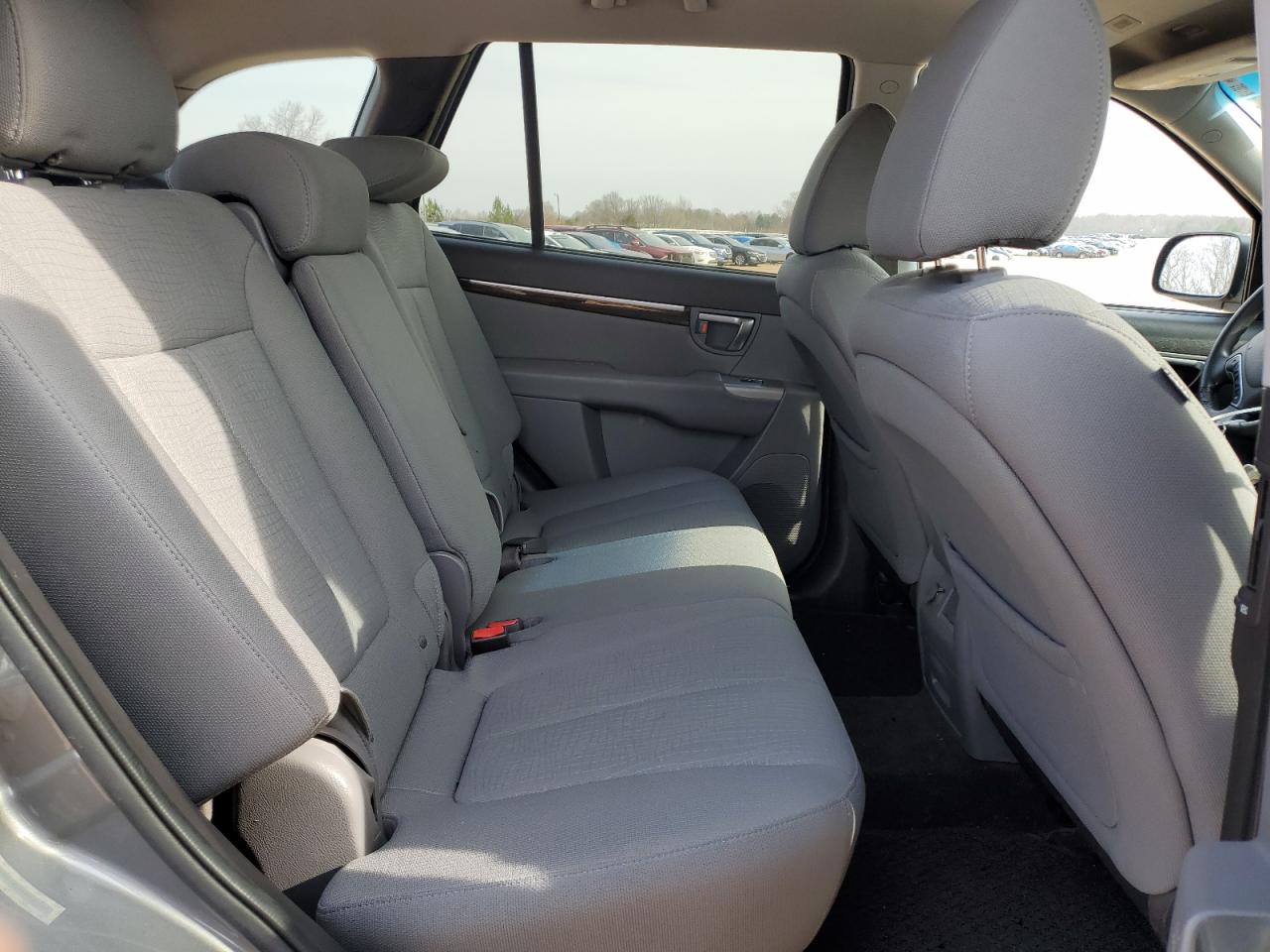 2010 Hyundai Santa Fe - Image 11
