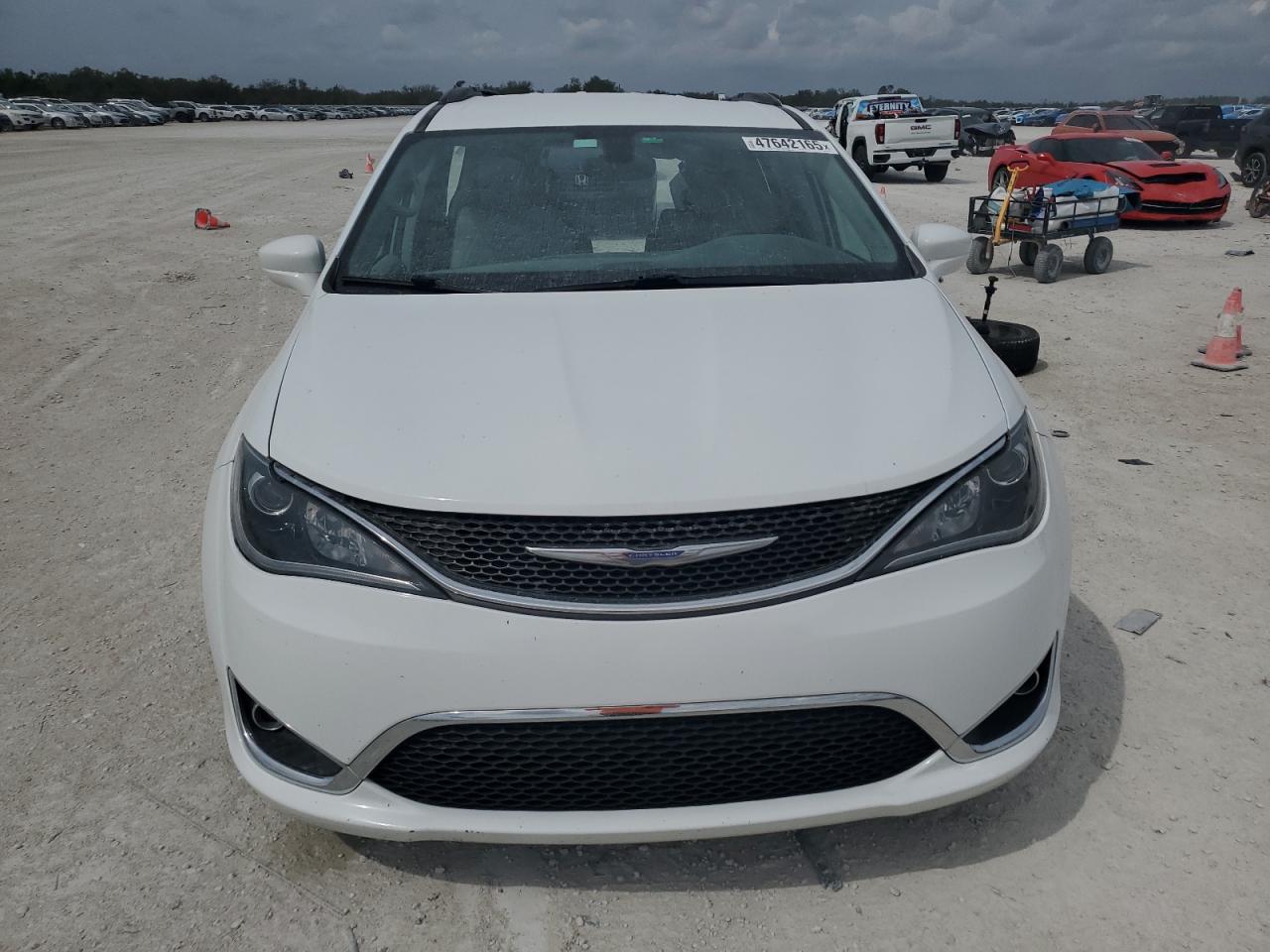 2017 Chrysler Pacifica - Image 5