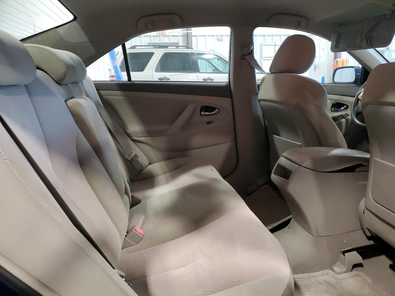 2010 Toyota Camry - Image 11