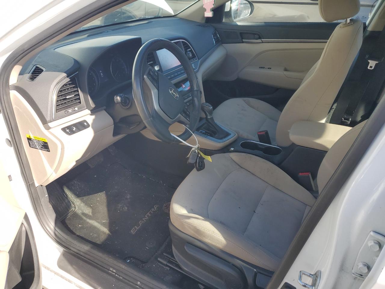 2018 Hyundai Elantra - Image 7
