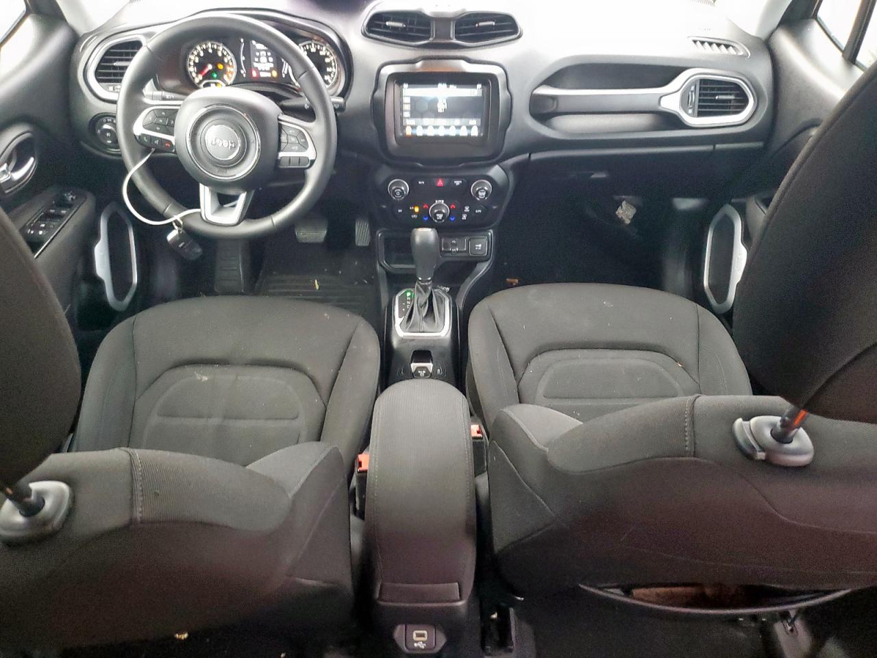 2018 Jeep Renegade - Image 8