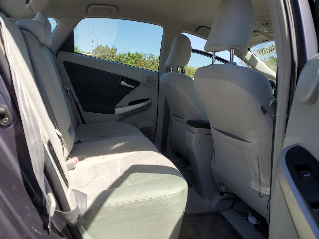2010 Toyota Prius - Image 10