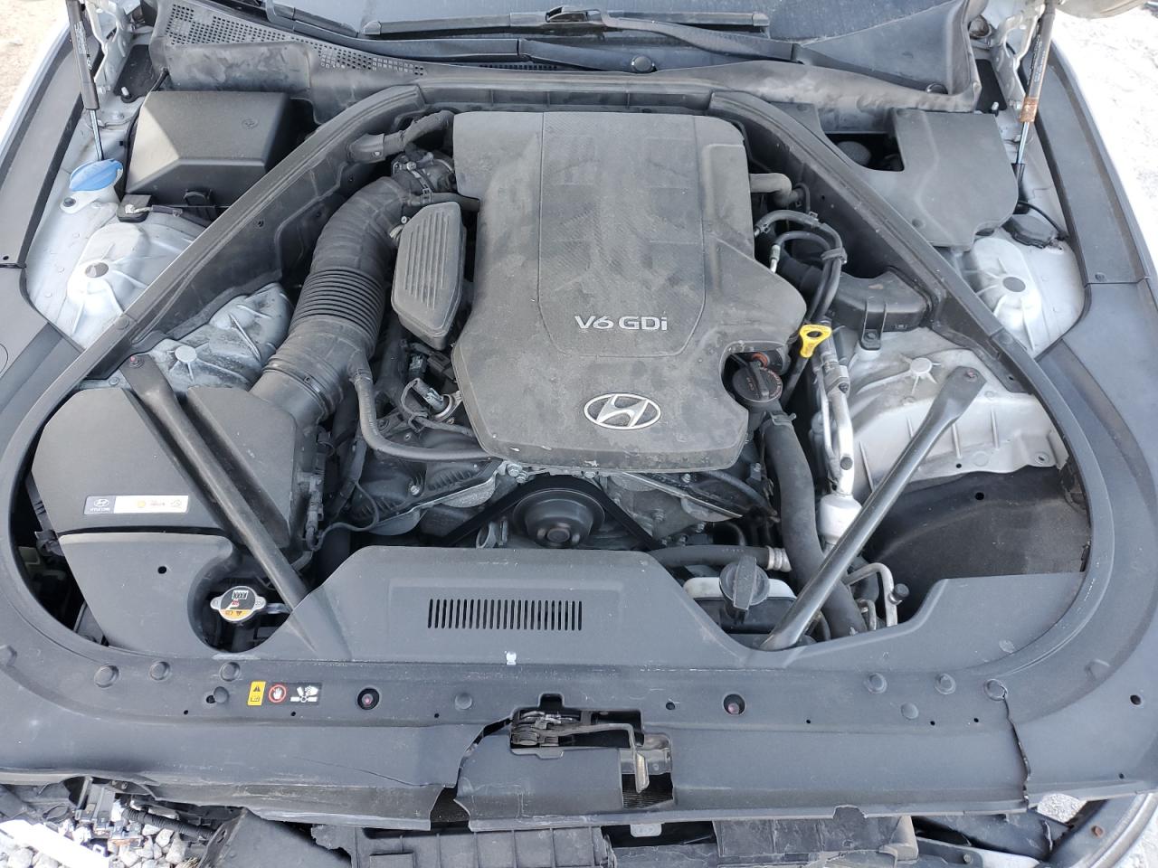 2015 Hyundai Genesis - Image 11
