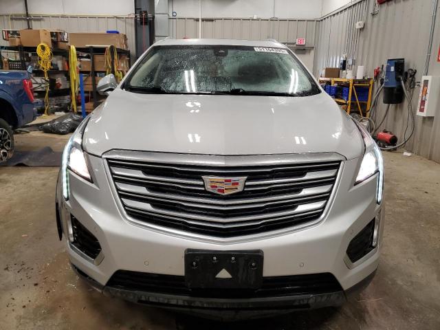  CADILLAC XT5 2019 Серебристый