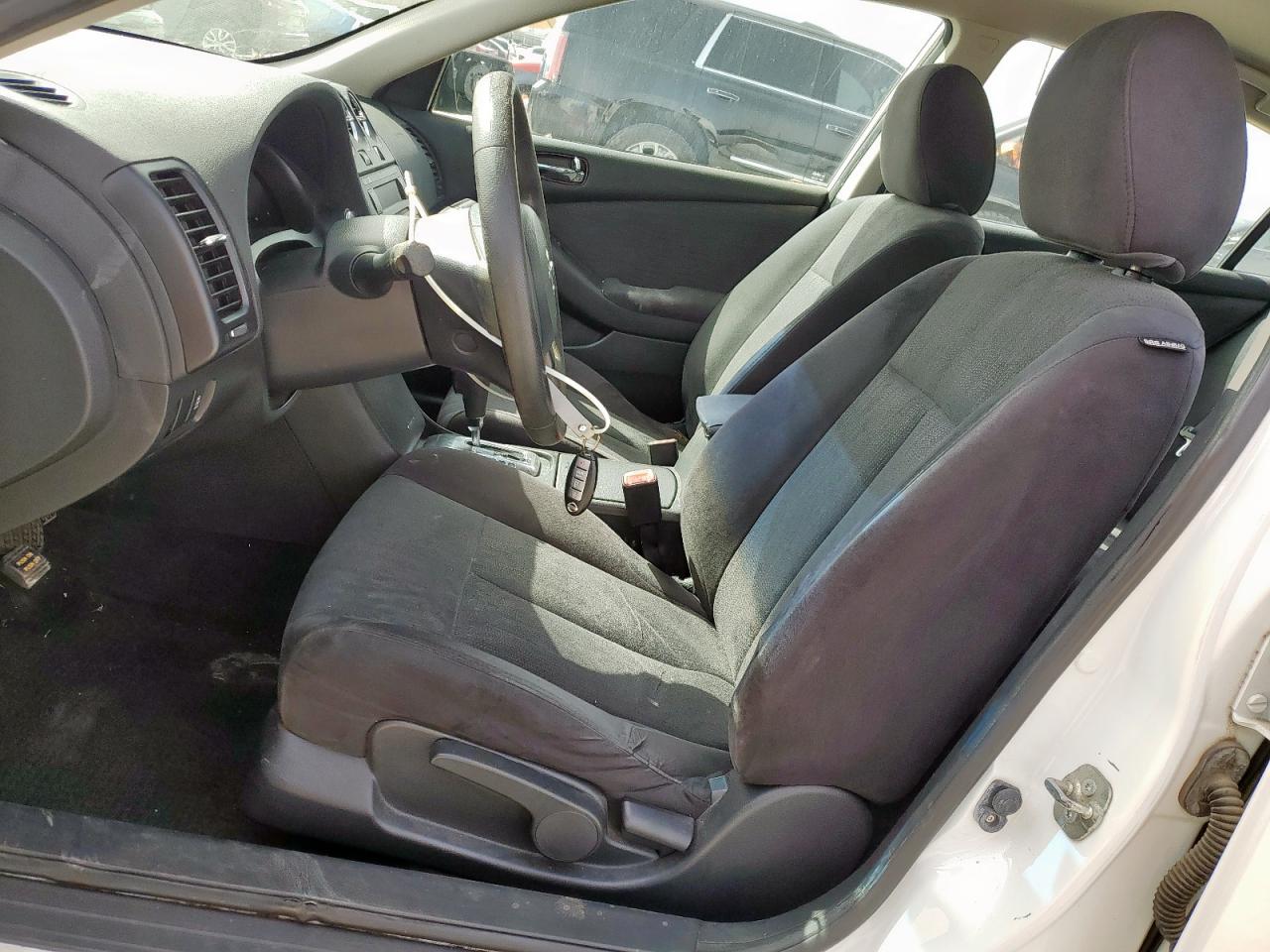 2012 Nissan Altima - Image 7
