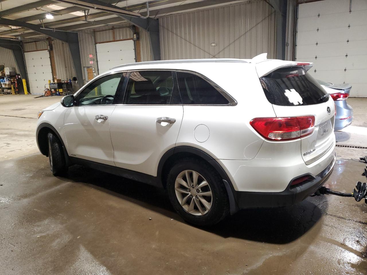 2016 Kia Sorento - Image 2