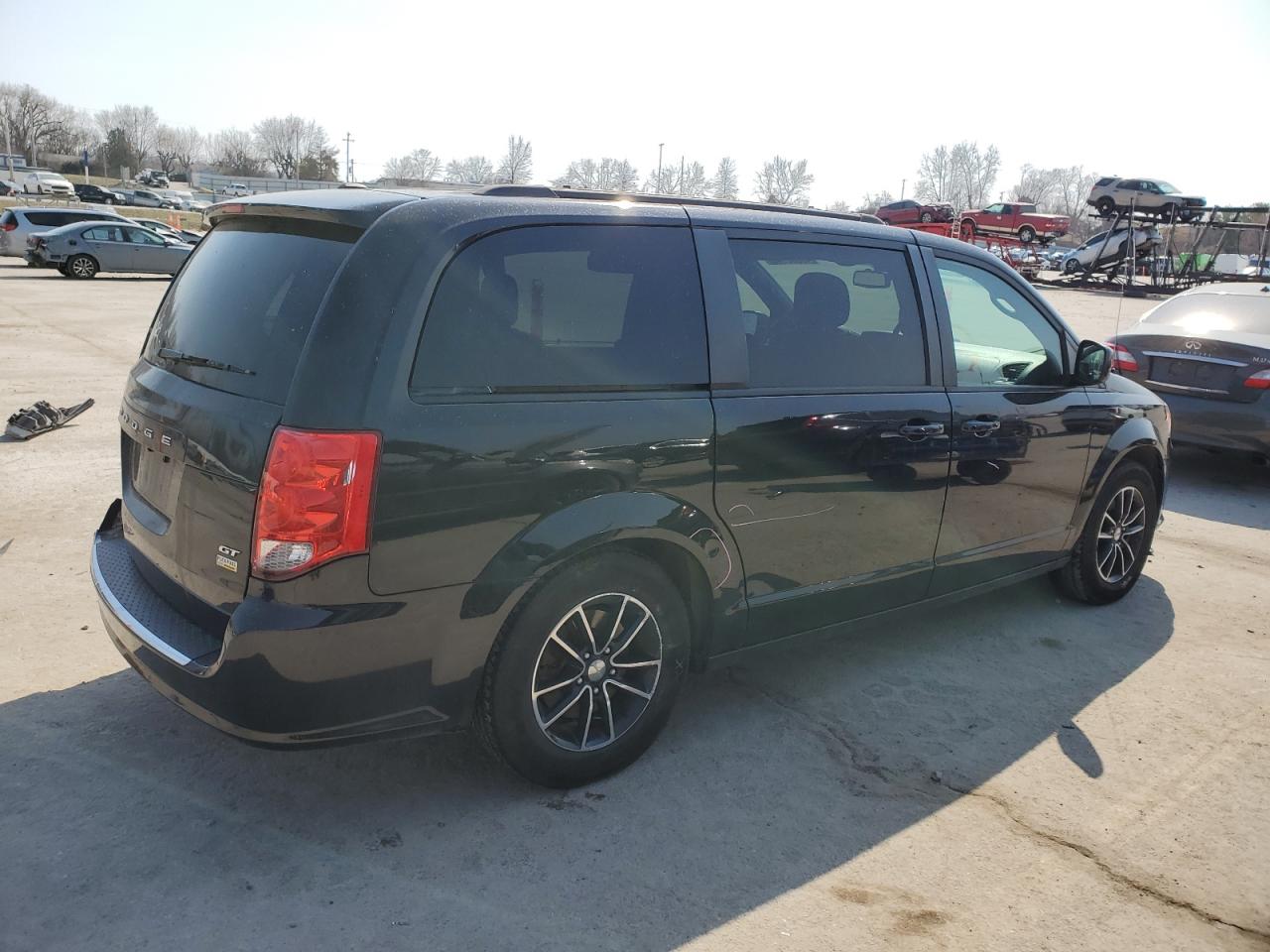 2018 Dodge Caravan - Image 3