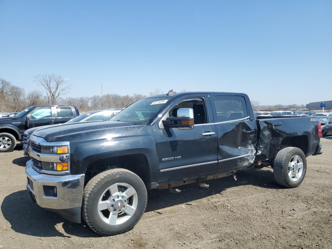 2016 Chevrolet Silverado K2500 Heavy Duty Ltz for Sale in Des Moines, IA - Side