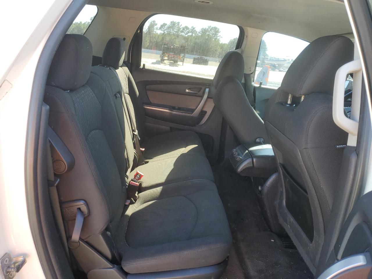 2010 GMC Acadia - Image 11