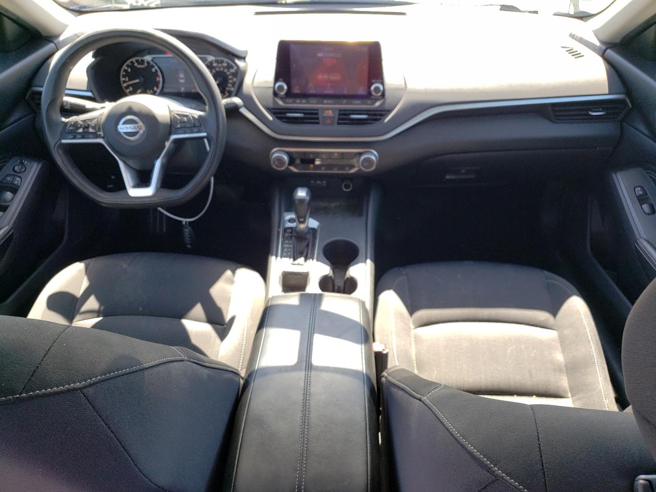 2019 Nissan Altima - Image 8