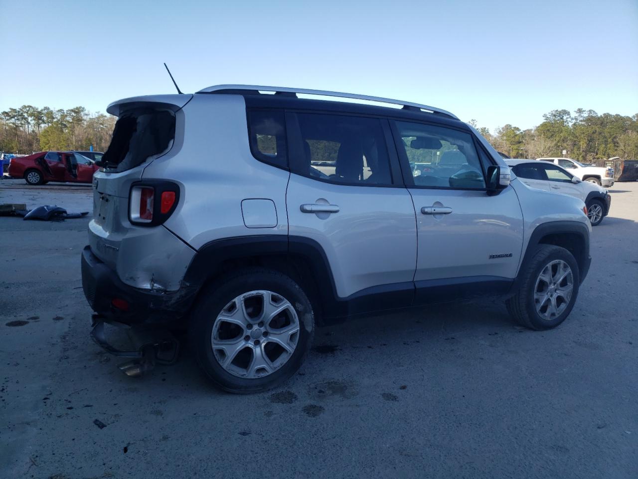 2015 Jeep Renegade - Image 3