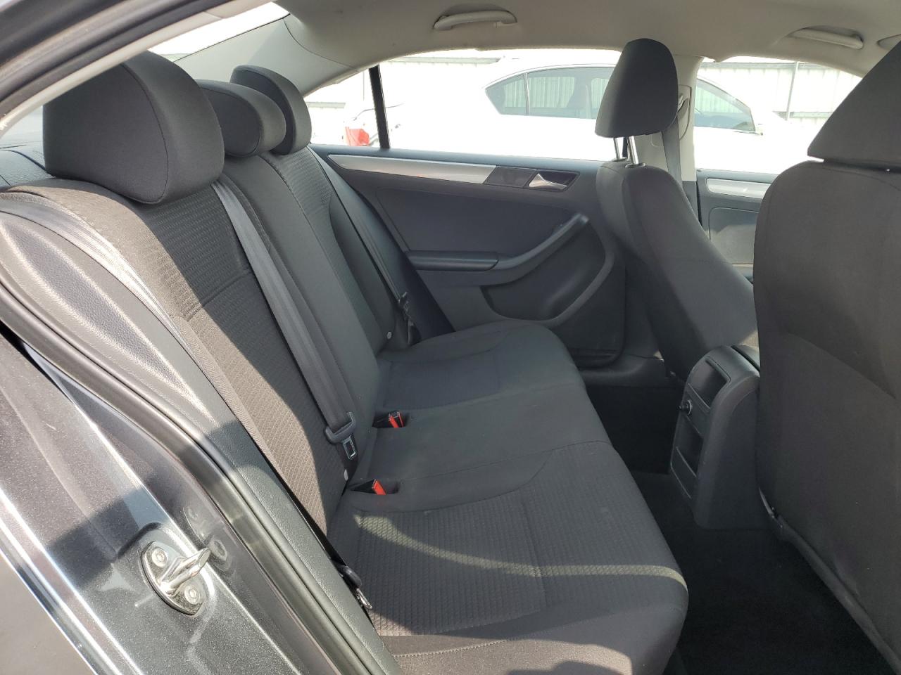 2016 Volkswagen Jetta - Image 10