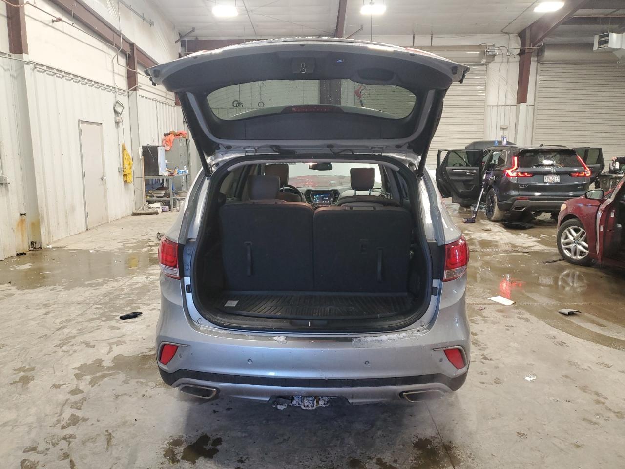 2019 Hyundai Santa Fe - Image 6