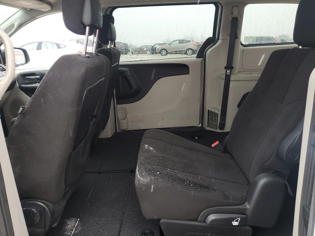 2012 Dodge Caravan - Image 11
