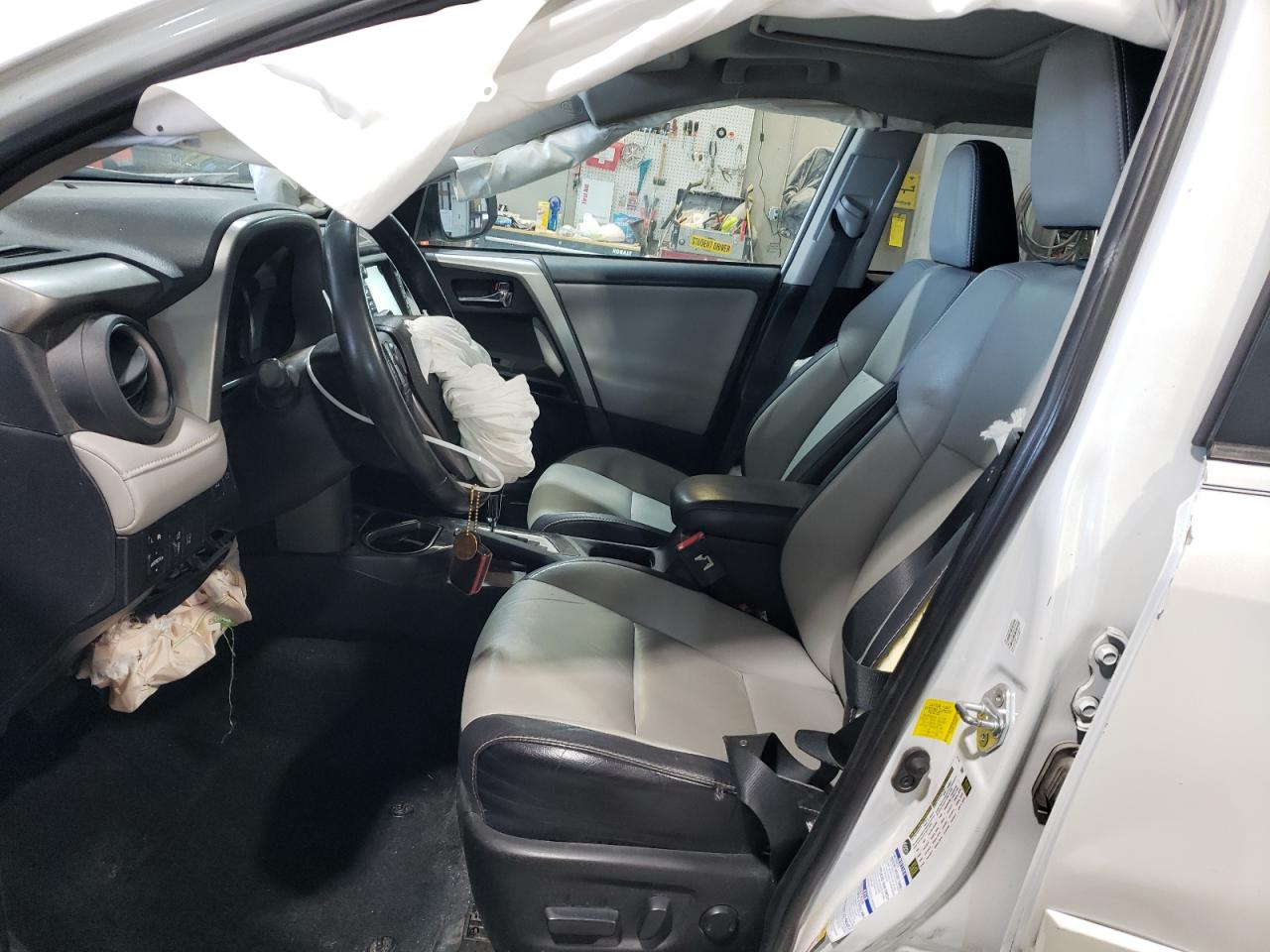 2018 Toyota RAV 4 - Image 7