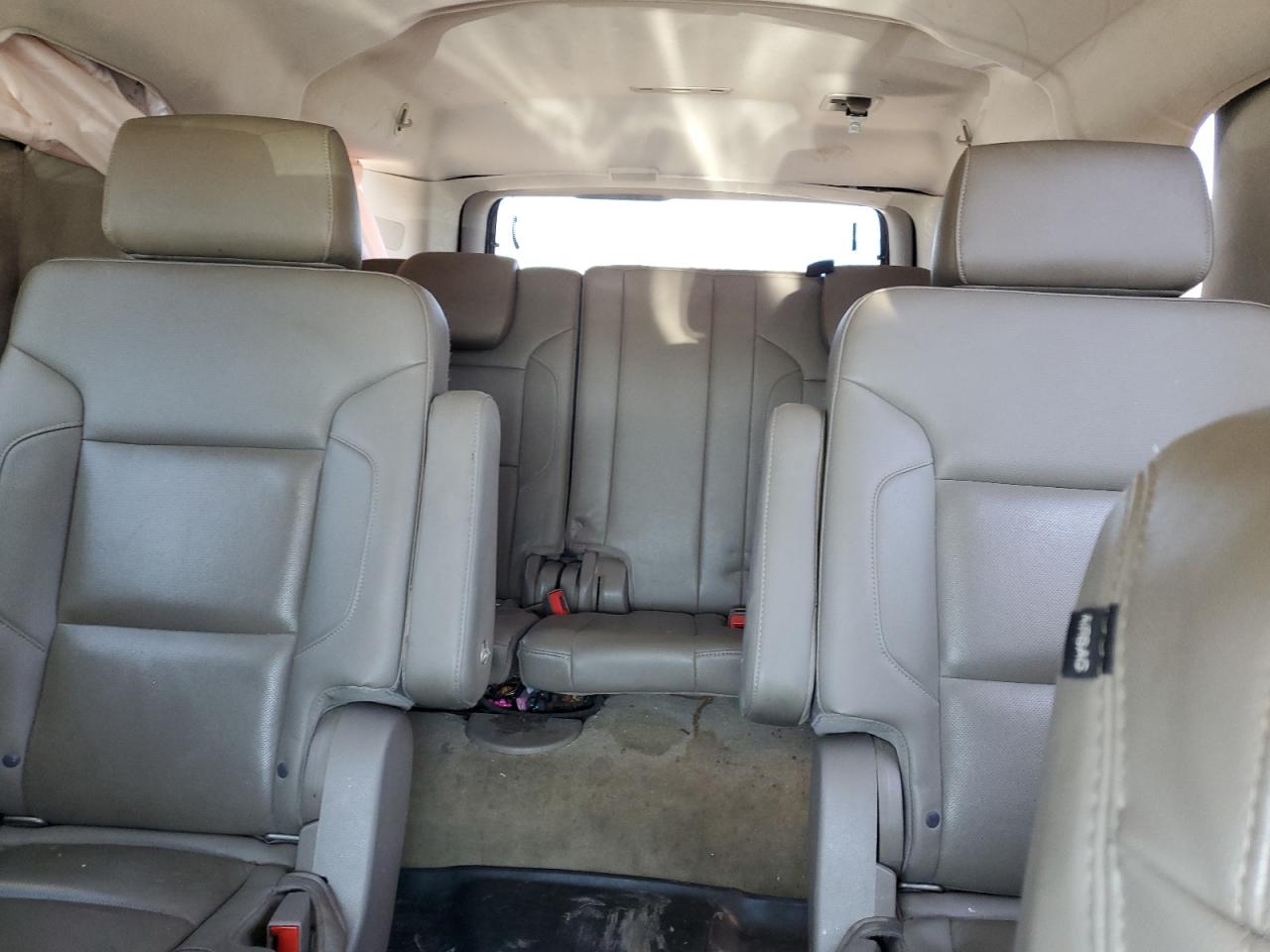 2015 Chevrolet Suburban - Image 10