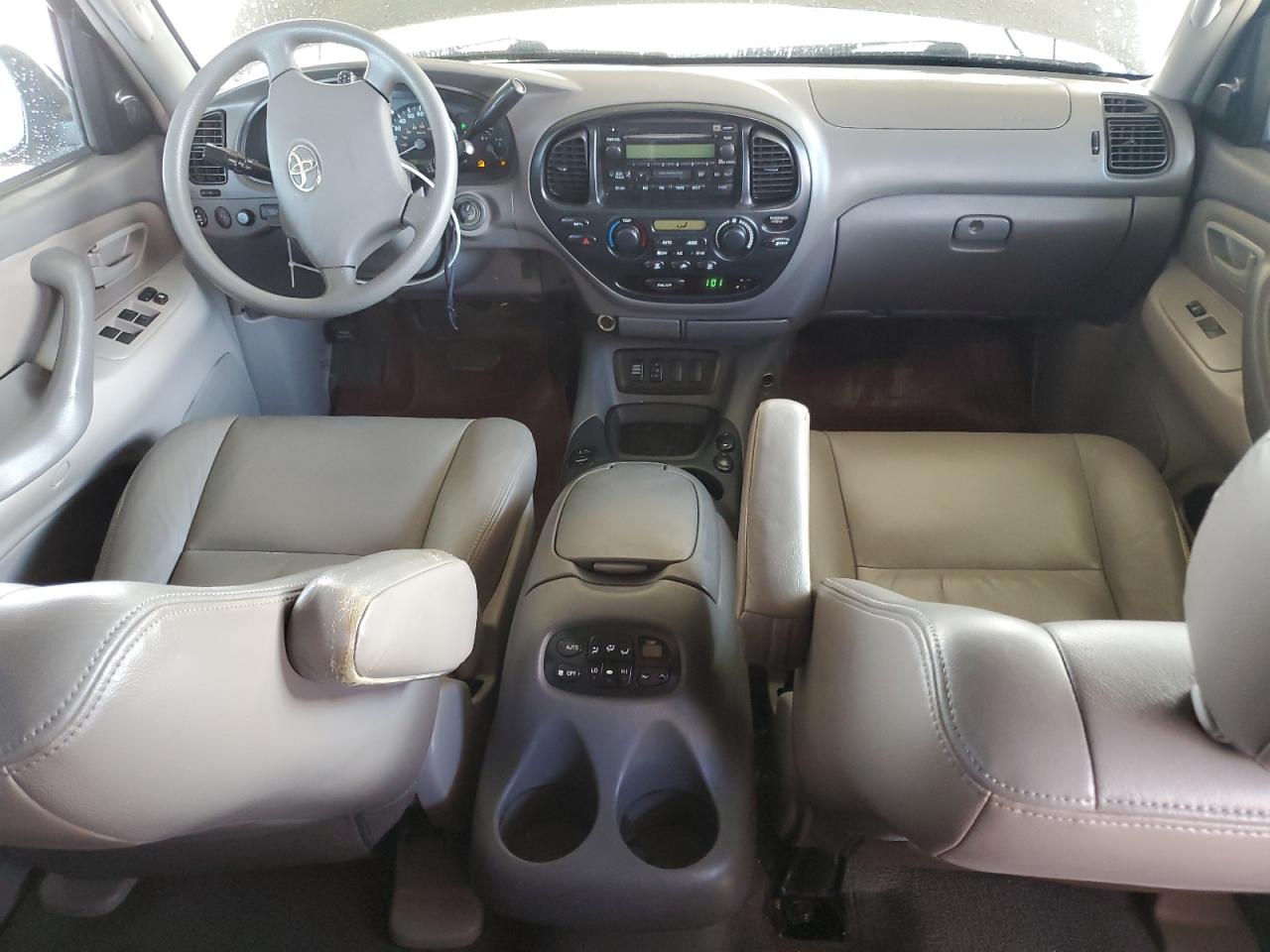 2005 Toyota Sequoia - Image 8