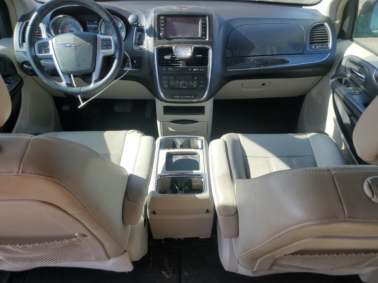 2012 Chrysler Town & Country - Image 8