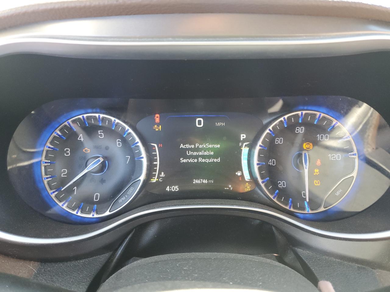 2017 Chrysler Pacifica - Image 9