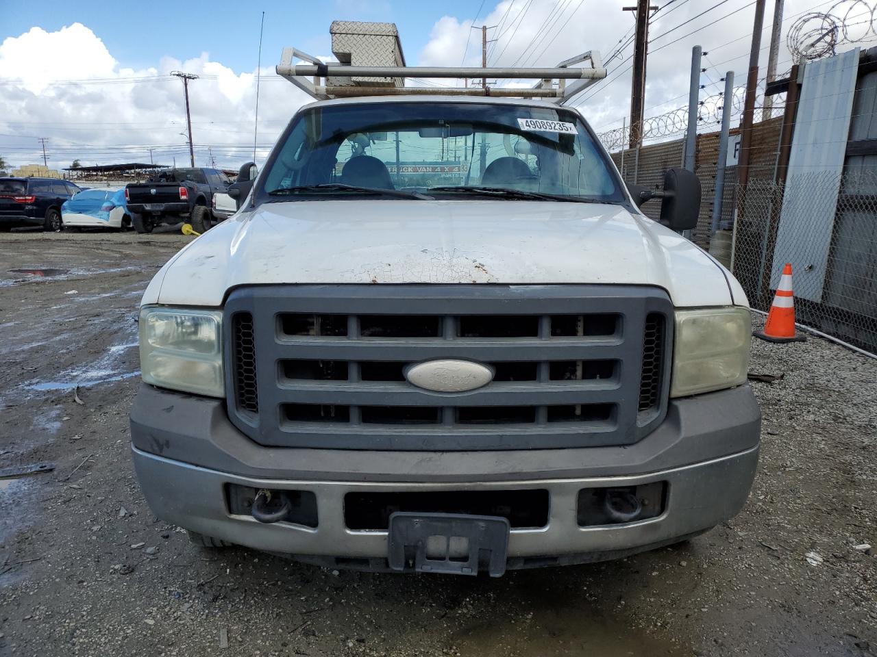2005 Ford F250 - Image 5