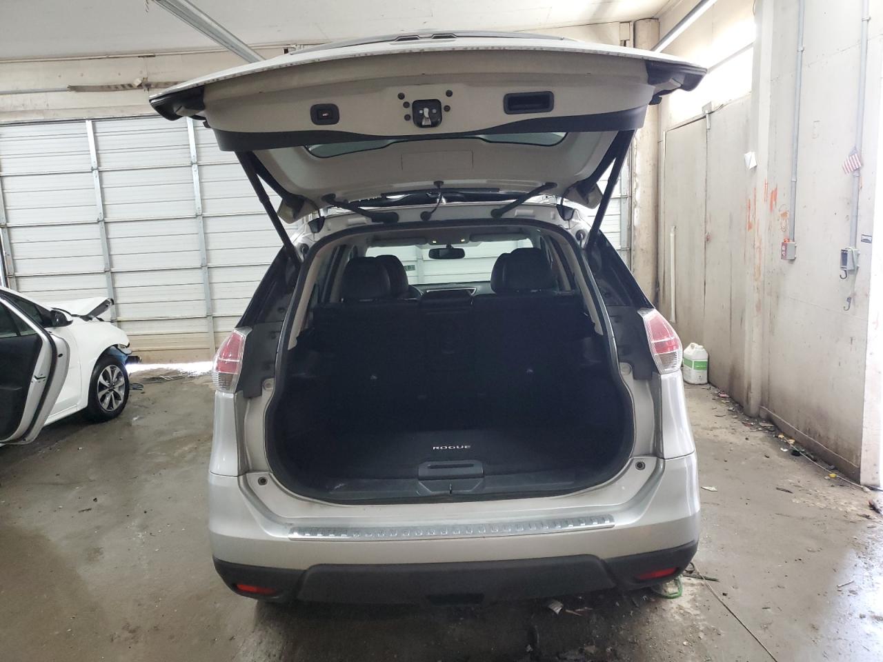2015 Nissan Rogue - Image 6