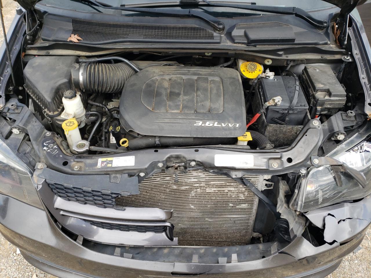 2017 Dodge Caravan - Image 12
