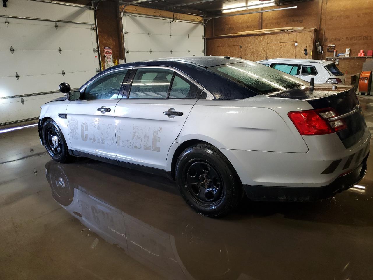 2014 Ford Taurus - Image 2