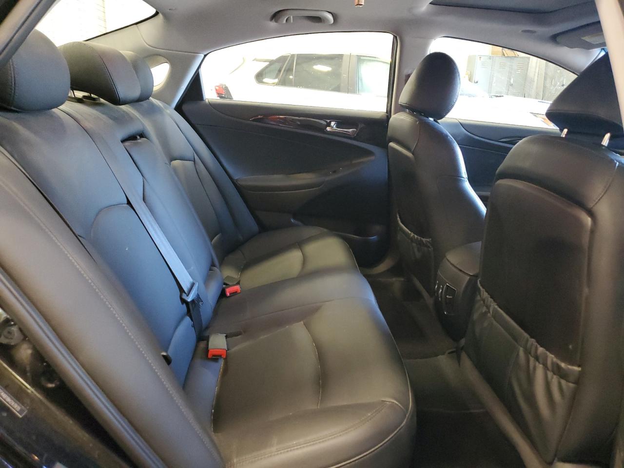 2011 Hyundai Sonata - Image 10