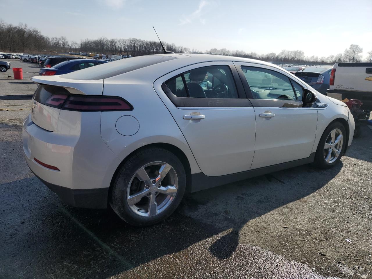 2013 Chevrolet Volt - Image 3