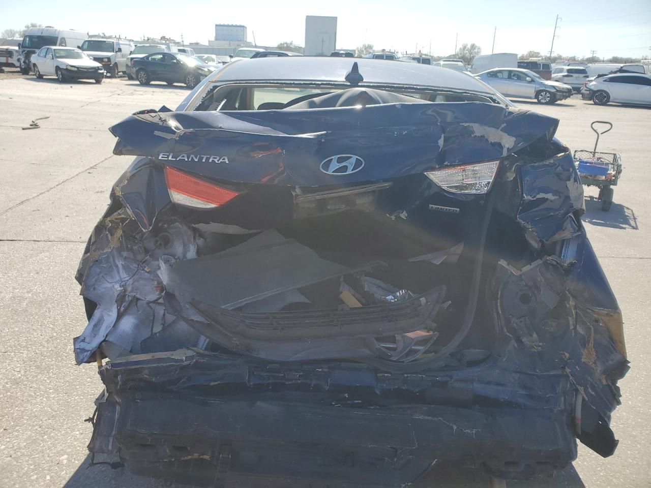 2013 Hyundai Elantra - Image 6