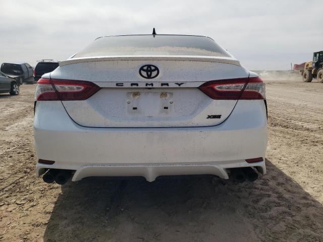 TOYOTA CAMRY 2019 Белы