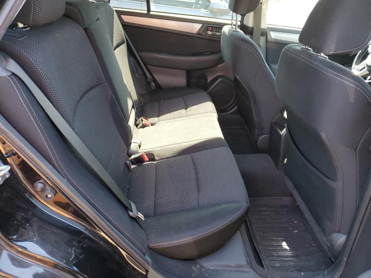 2015 Subaru Outback - Image 10