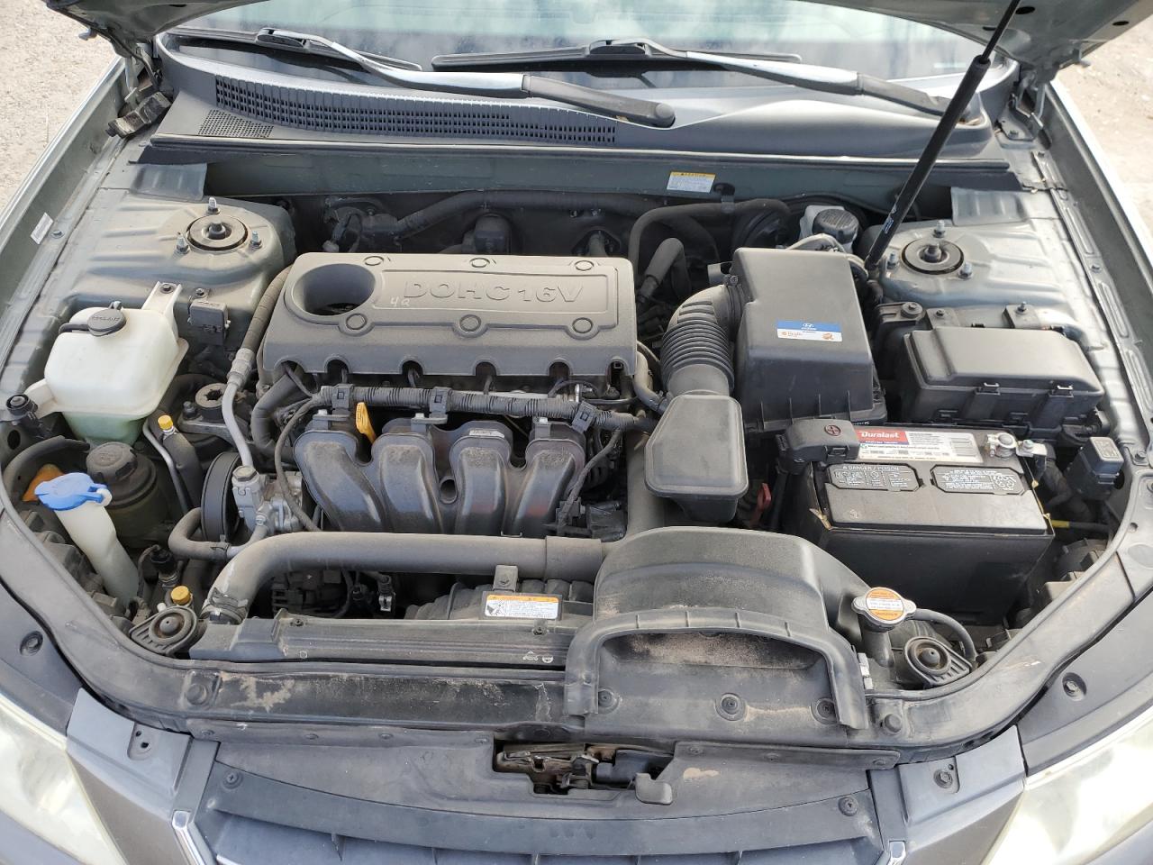 2010 Hyundai Sonata - Image 11