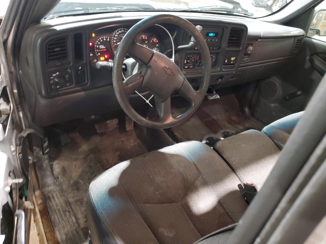2005 Chevrolet Silverado - Image 8