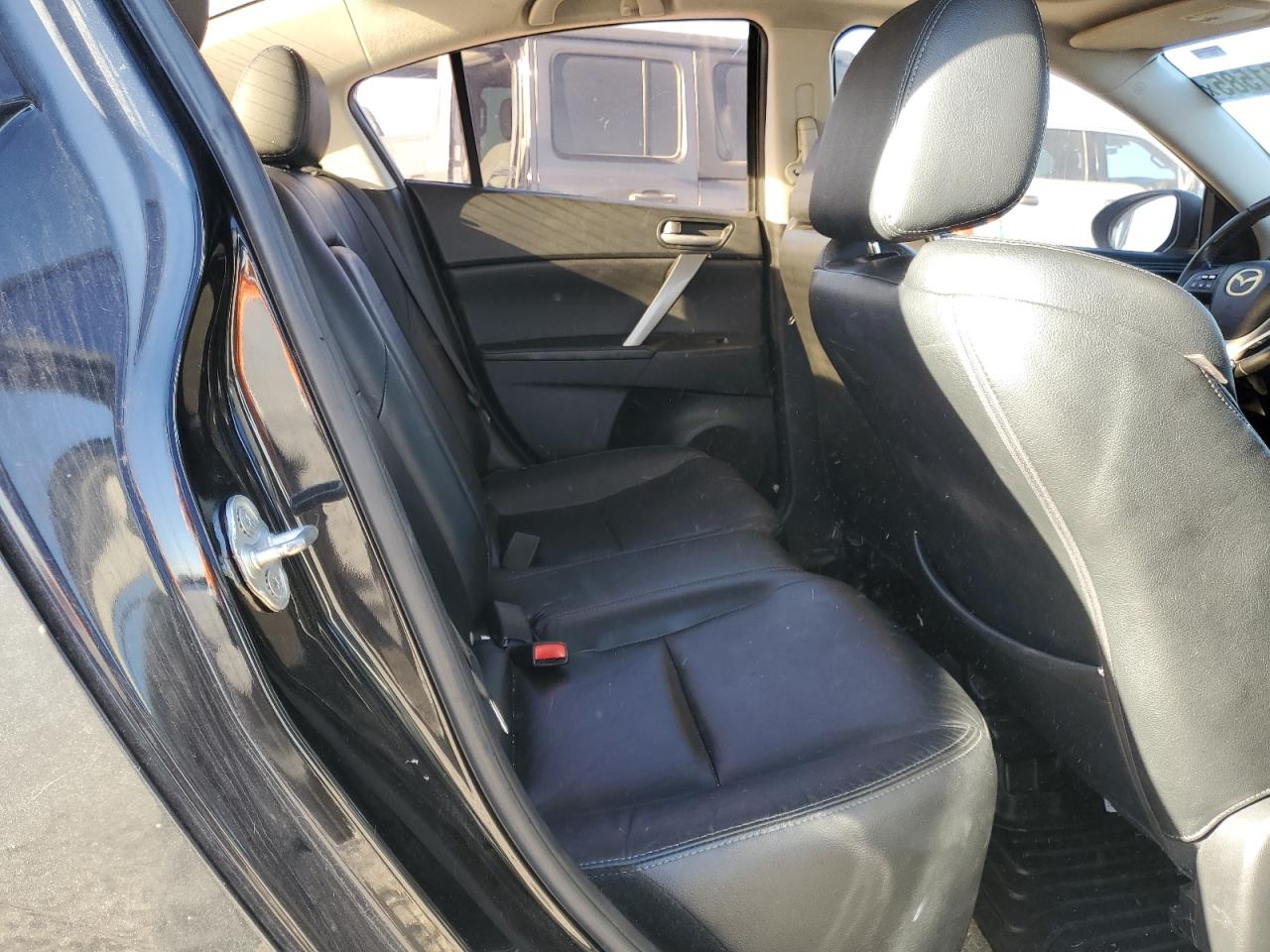 2010 Mazda 3 - Image 10