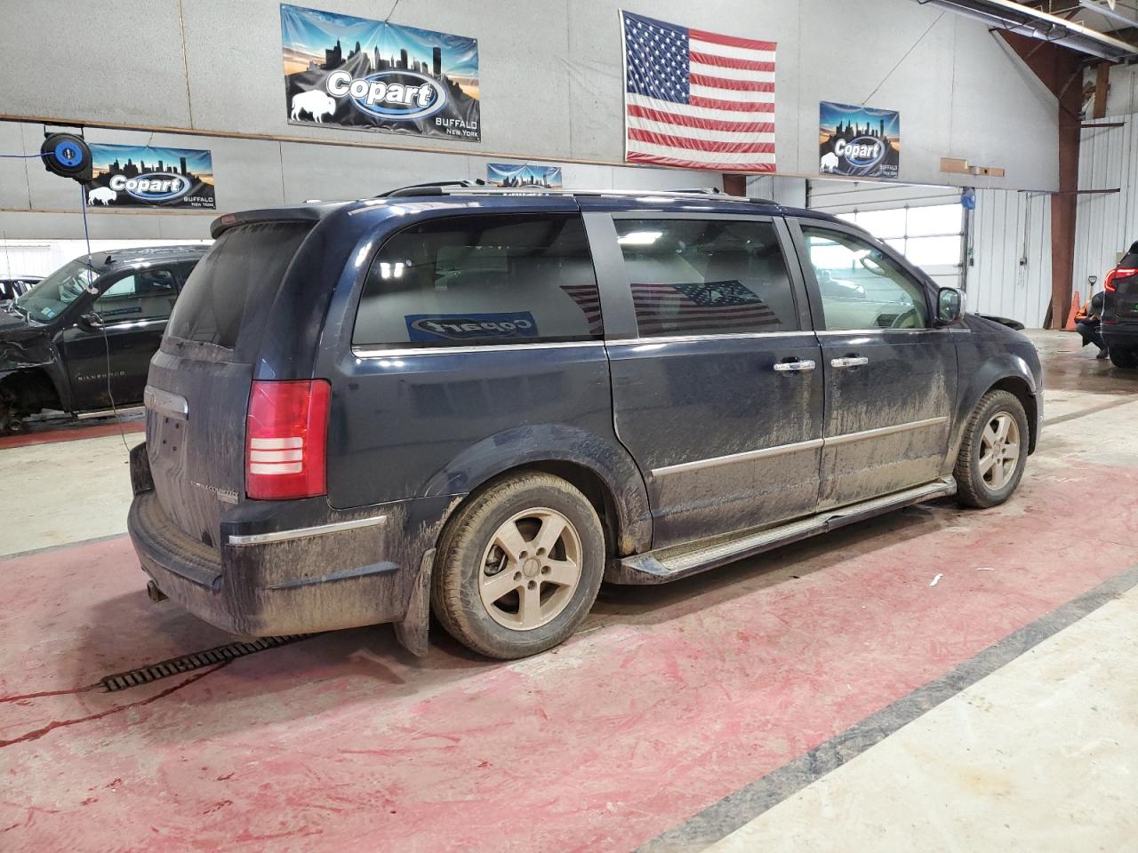 2010 Chrysler Town & Country - Image 3